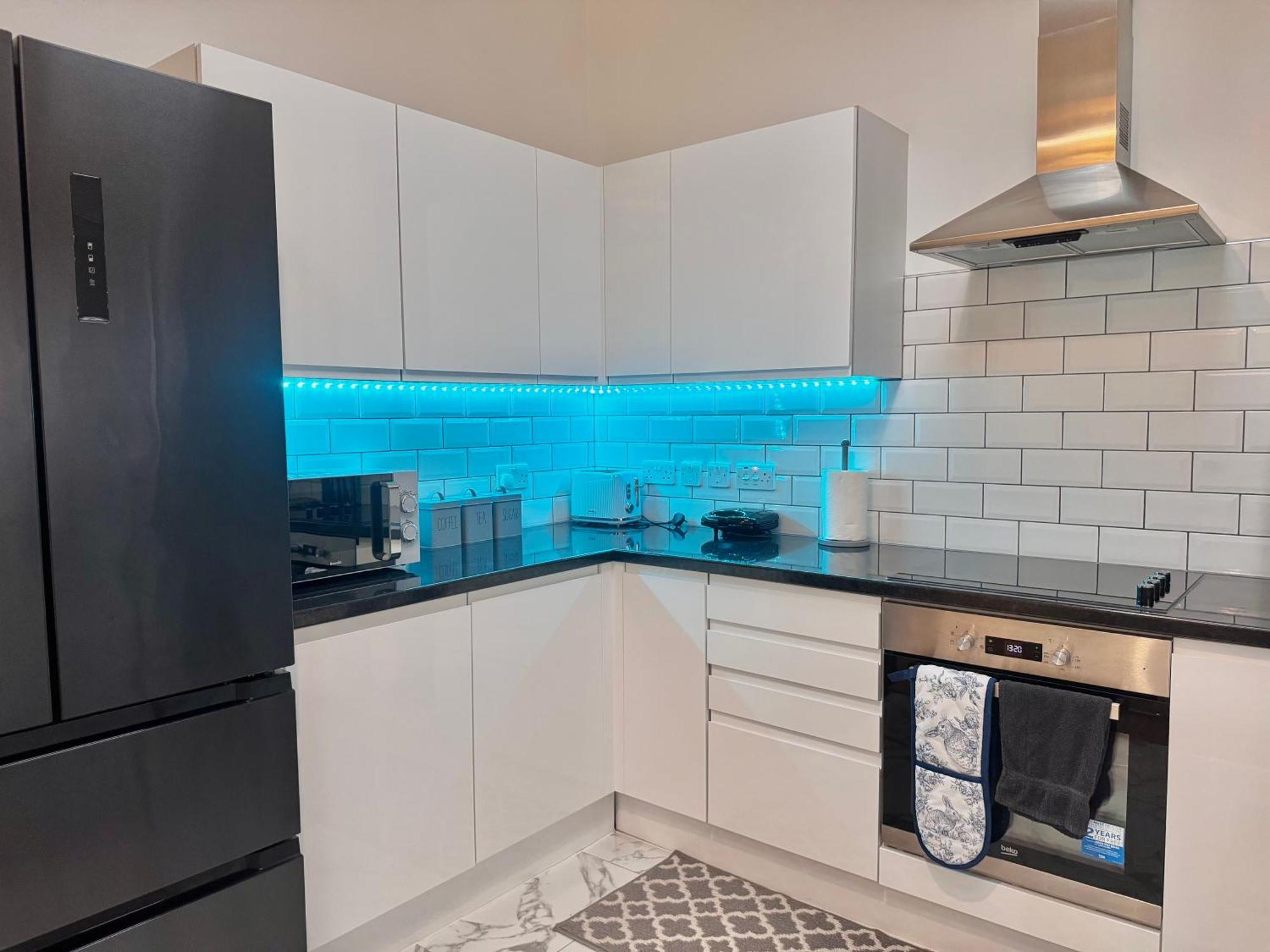 Modern 1-Bed Apt 30Min To Central London & Parking Exterior photo